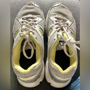 EUC Nike Ladies Running Shoes